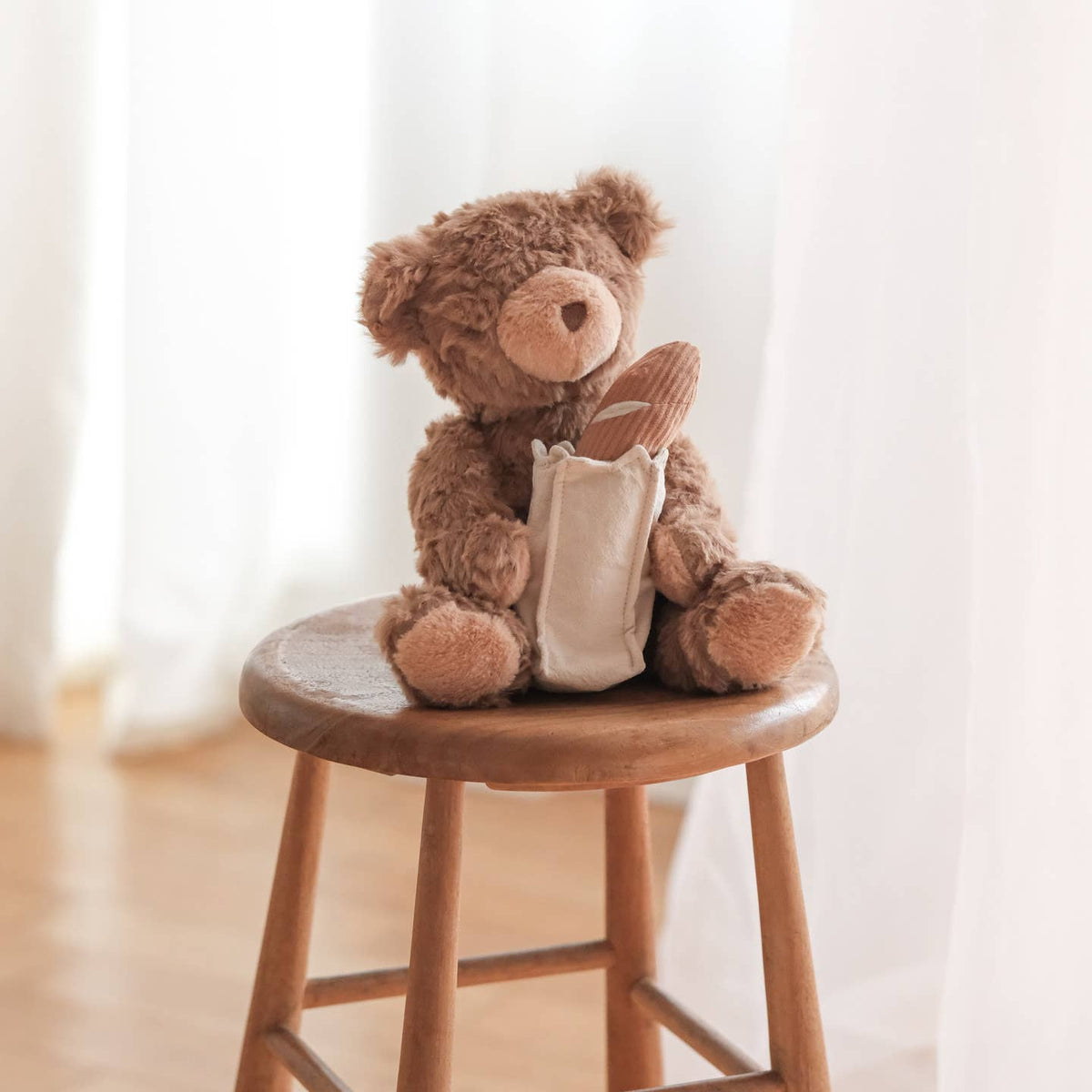Teddy Baguette — peluche à couineurs · Lambwolf Collective — Précommande Noël