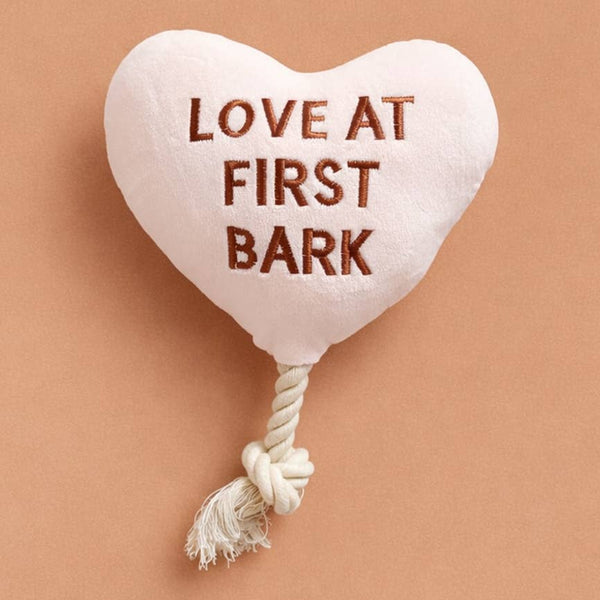 Love at First Bark — cœur en peluche · Cocopup London — Précommande Noël