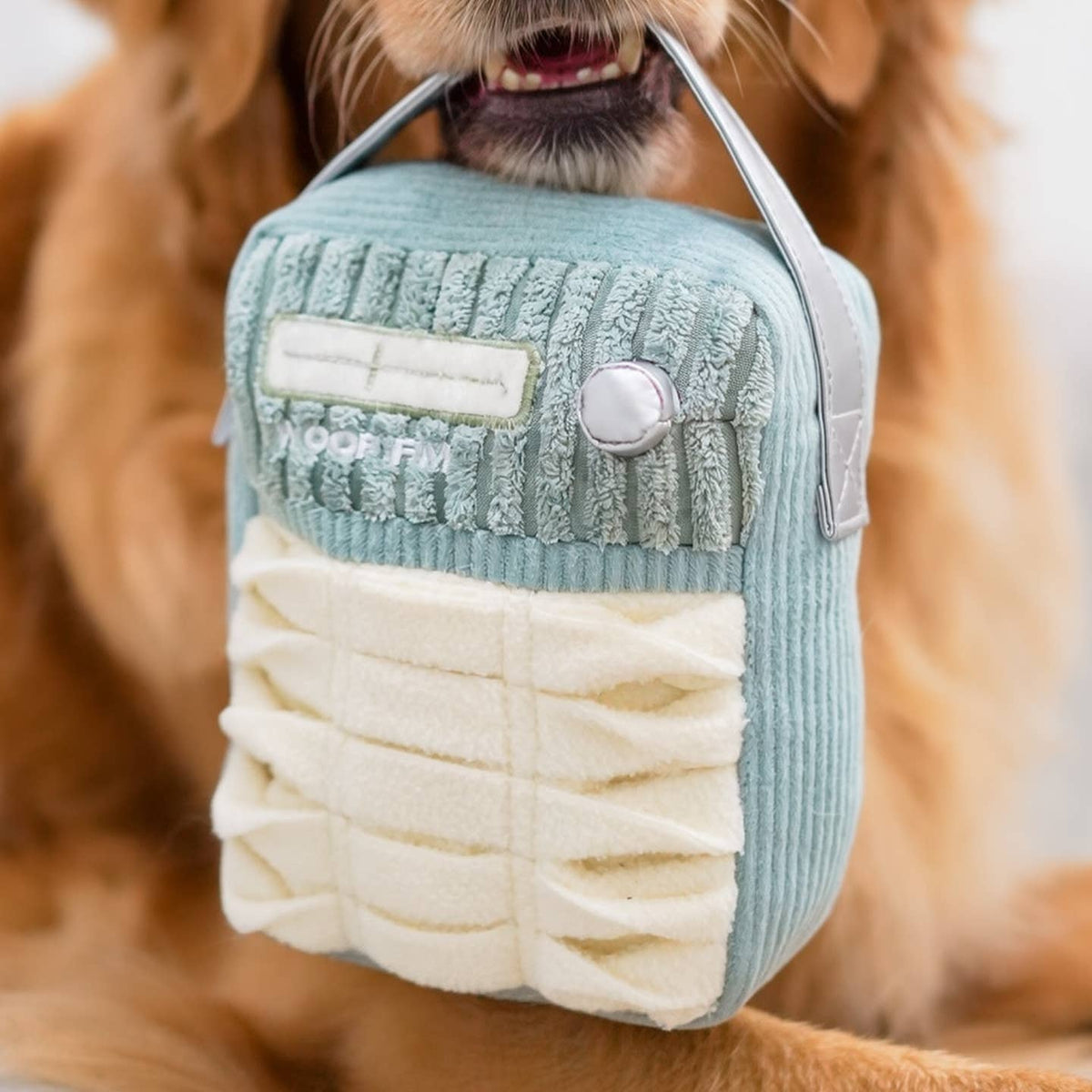 Woof FM — radio de fouille · Lambwolf Collective — Précommande Noël