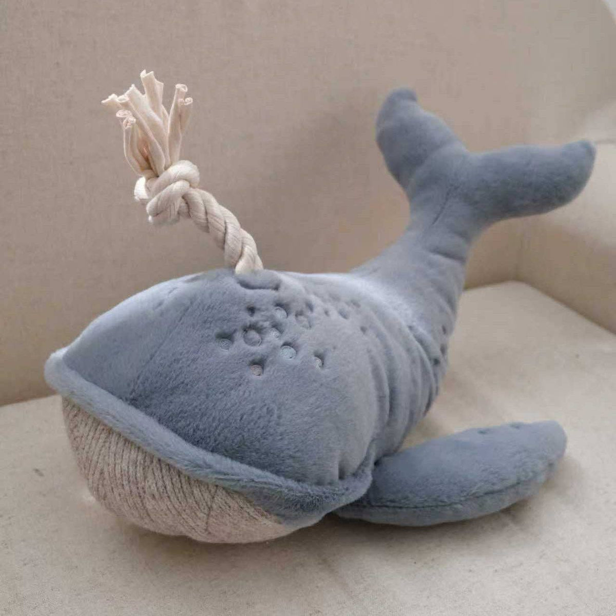 Wally — baleine en peluche · Lambwolf Collective — Précommande Noël