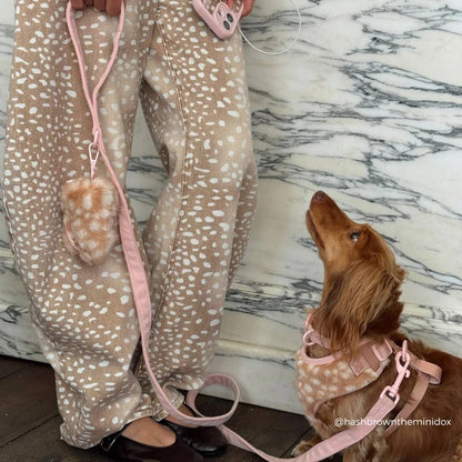 Porte-sacs Fluffy Fawn · Cocopup London — Précommande Noël