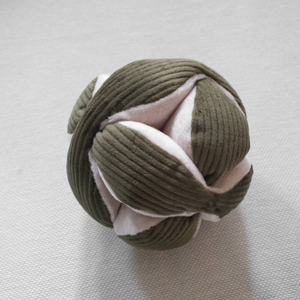 Monti — balle de fouille pin · Lambwolf Collective — Précommande Noël