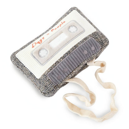 Cassette — jouet de fouille rétro · Lambwolf Collective — Précommande Noël