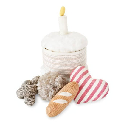 Birthday Cake — gâteau et mini-jouets · Lambwolf Collective — Précommande Noël
